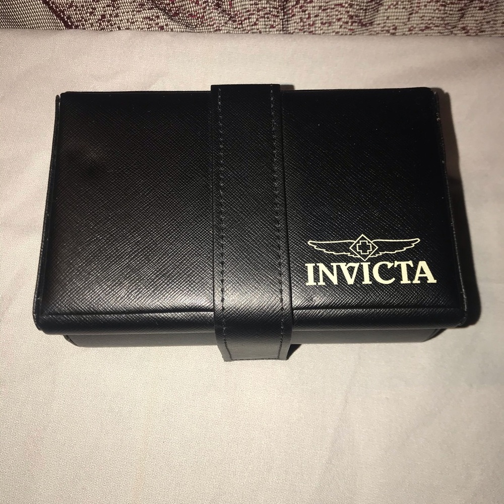 Invicta watch and storage case . - Picture 2 of 6